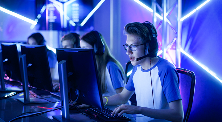 人力资源公司mg冰球突破专注文娱及消耗品领域的照料指呈现在二次元经济已不是小众经济